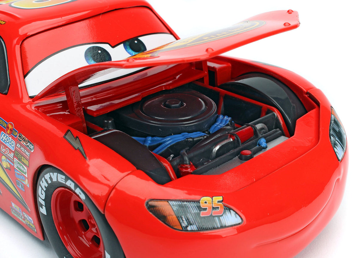 Disney Pixar Cars 3 1:24 Lightning McQueen Die-Cast Car with Tire Rack (99751)